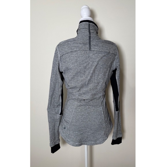 Lululemon Grey Mock Neck Zip Up Athletic Pullover Top Size 6 Women's #1/7.50 - Picture 3 of 7